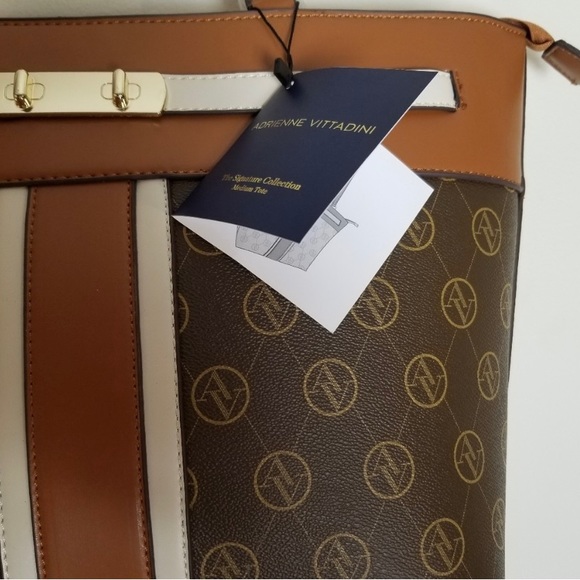 Adrienne Vittadini Signature Collection Tote - Picture 3 of 7